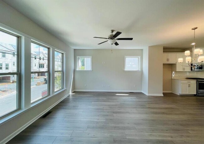 Building Photo - 3745 Davis Cir