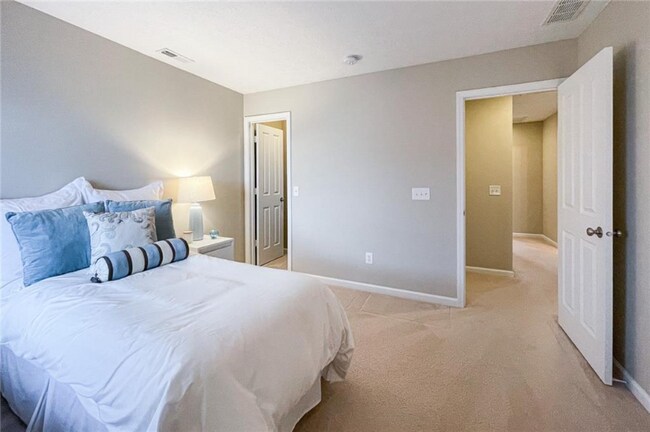 Building Photo - 12729 Vanderhorst St