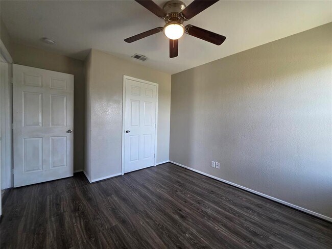Building Photo - 2200 Katy Ln