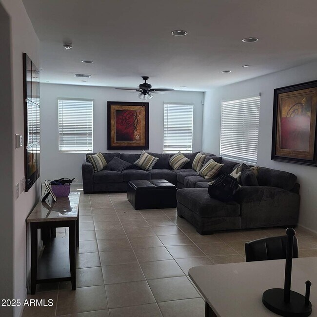 Building Photo - 12354 W Gardenia Ct