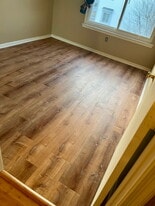 Building Photo - 1301 Sabrina Ln