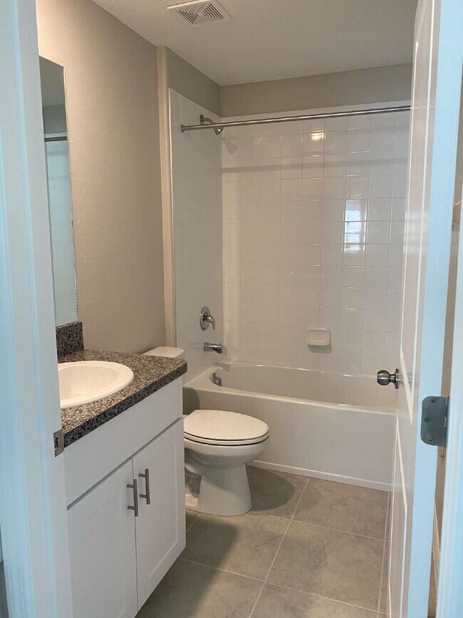 Building Photo - 7031 Samuel Ivy Dr