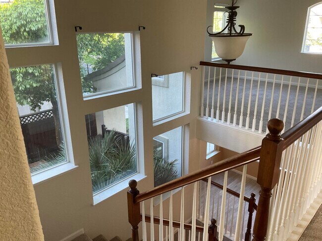 Building Photo - 1360 Tiffany Dr