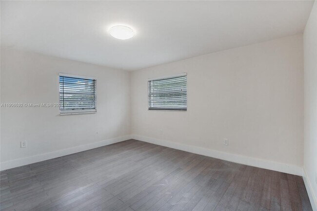 Building Photo - 522 NW 47th Terrace