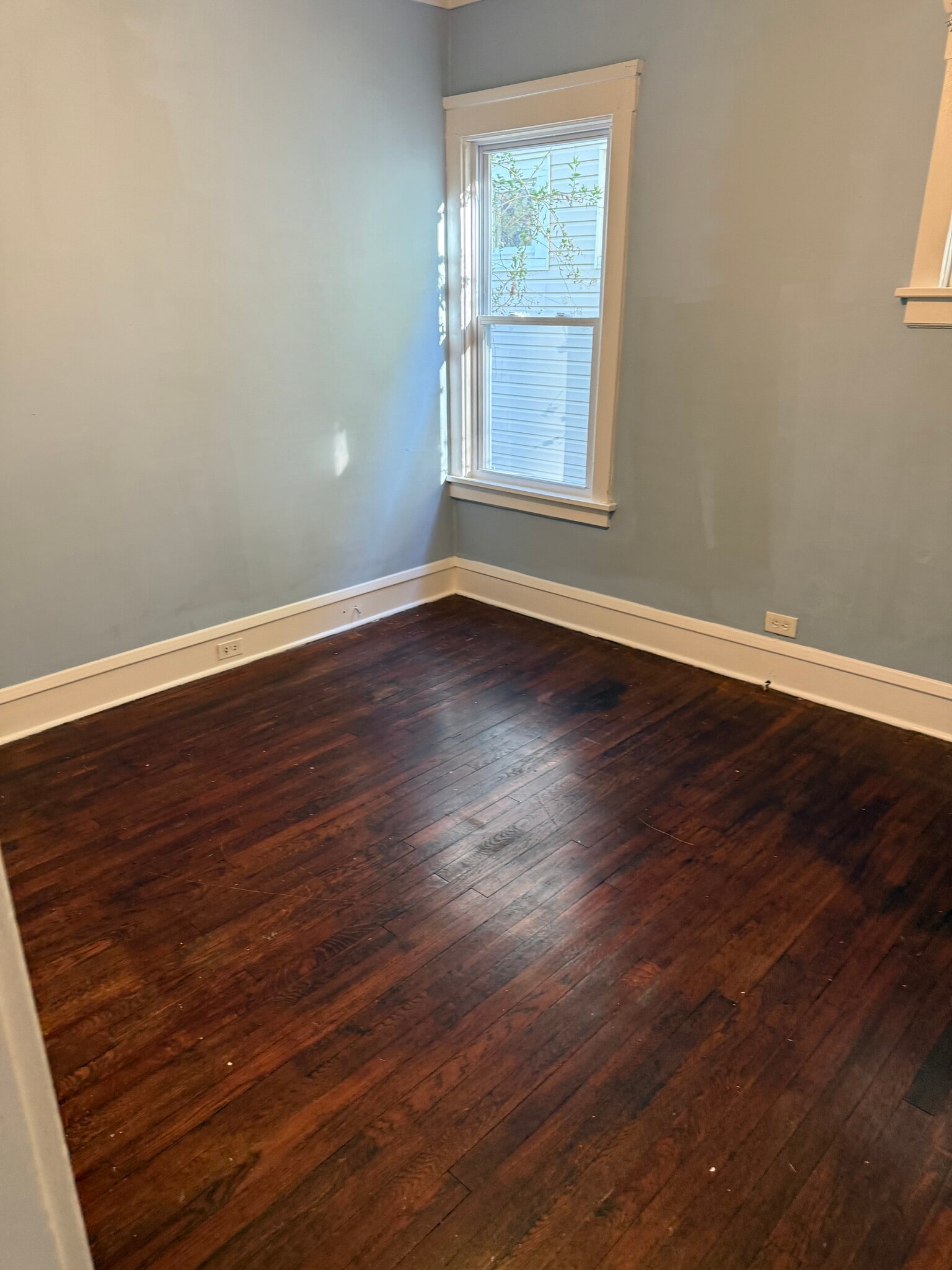 Building Photo - 1324 W 108th St