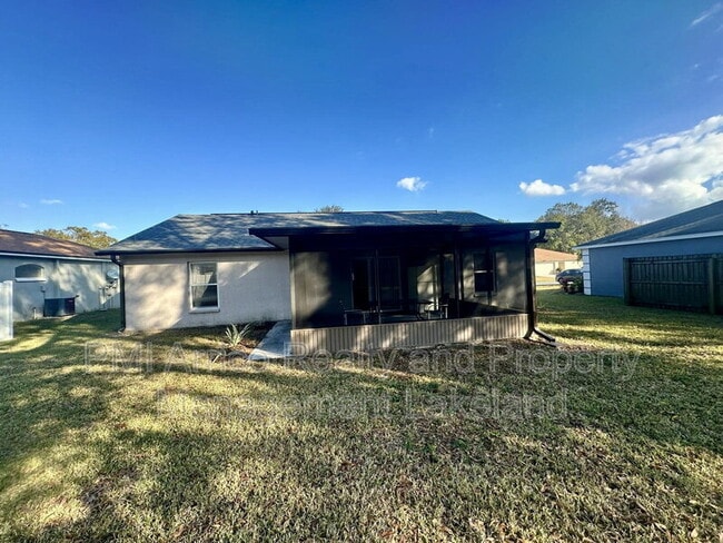 Building Photo - 8150 Oakhurst Blvd