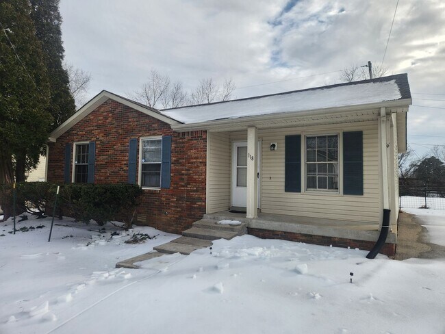 Building Photo - SPACIOUS RANCH!!! Close to Post