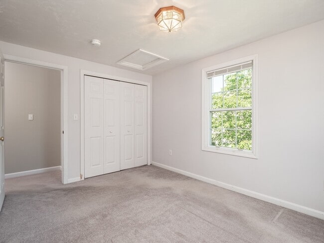 Building Photo - 90 A Loxwood St