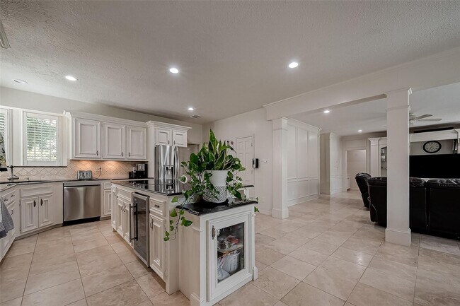 Building Photo - 17102 Misty Creek Dr