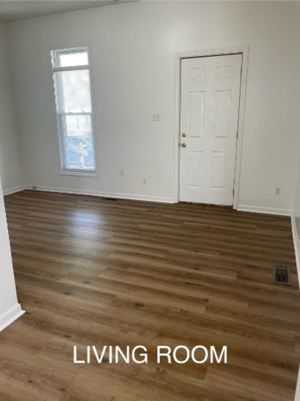 Building Photo - 219 E 13th St