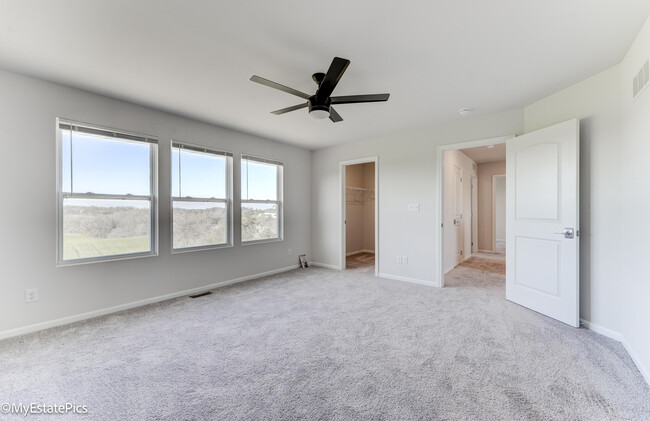 Building Photo - 2780 Riverview Ln