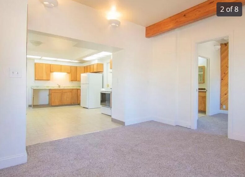 Building Photo - 240 College Ct