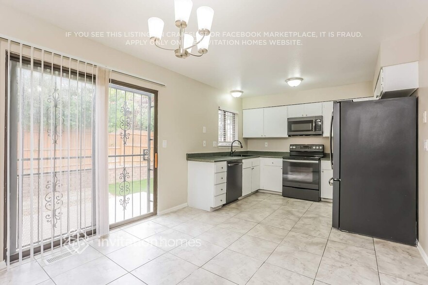 Building Photo - 16766 E Kent Dr