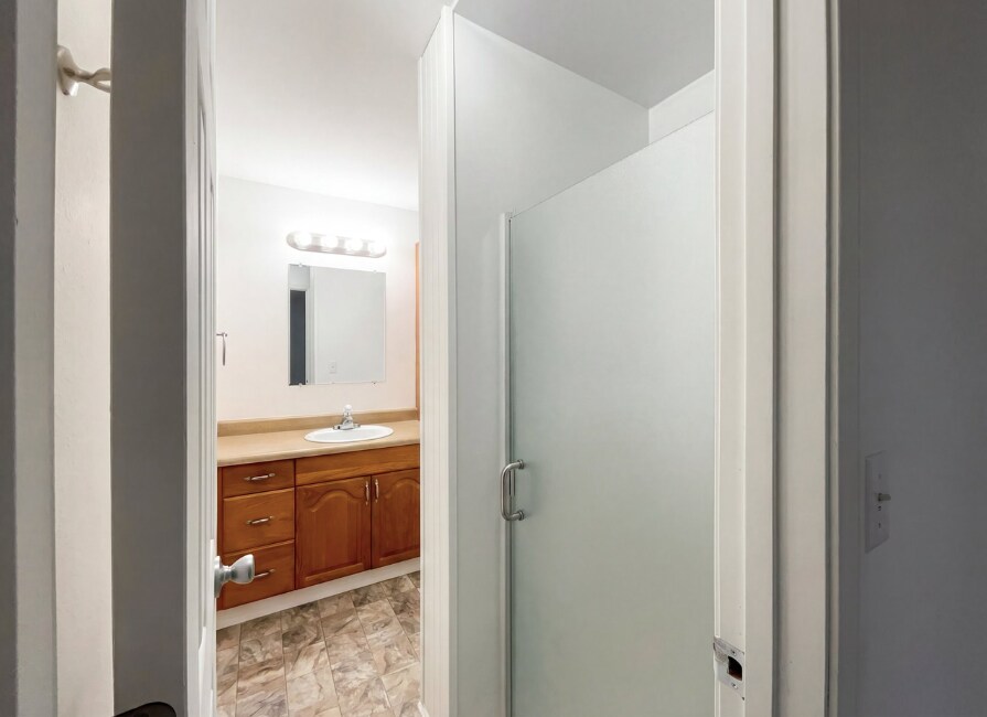 Building Photo - 2730 SE 45th Ct