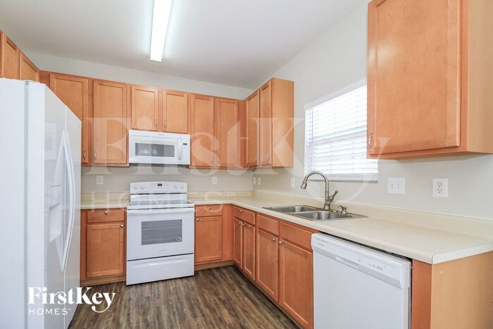 Building Photo - 1513 Pecan Ln