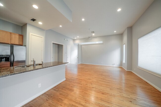 Building Photo - 1148 Patterson St