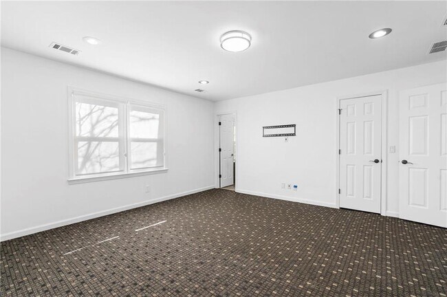 Building Photo - 526 Coopers Pond Dr