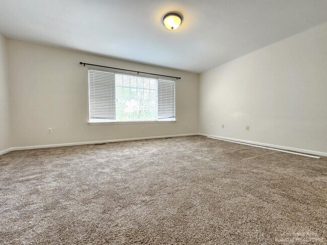 Building Photo - 1493 Silverbrook Ridge Dr