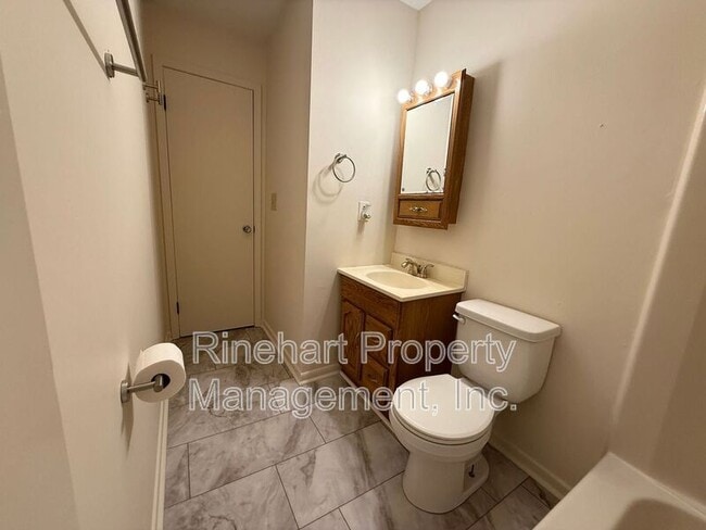 Building Photo - 2083 Ridgecrest Rd