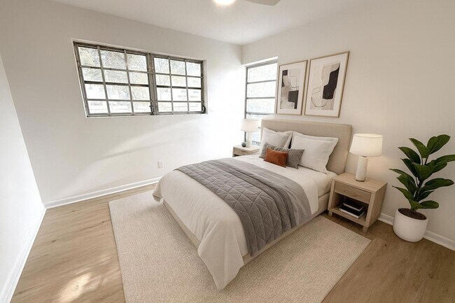 Building Photo - 210 W 23rd St