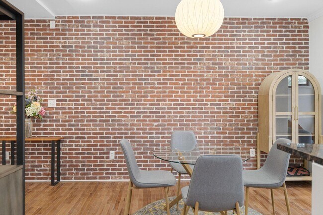 Building Photo - 245 Rock Creek Church Rd NW