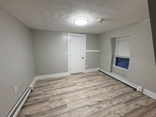 Building Photo - 72 Wales St