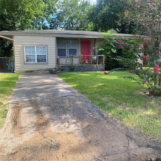 Primary Photo - 4310 Holt St