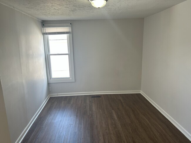 Building Photo - 3608 7th Ave SW