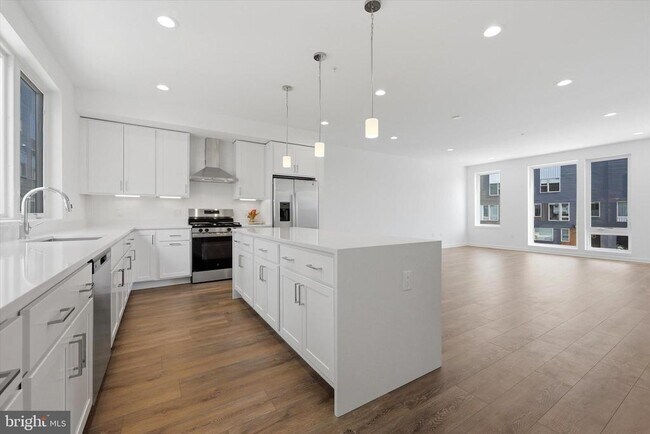 Building Photo - 3016 S Northbank Pl