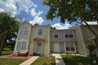 Building Photo - Winter Springs Townhome ~ 2 Beds 2.5 Baths...