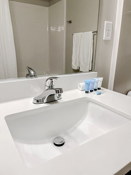 Building Photo - 1400 Walnut St