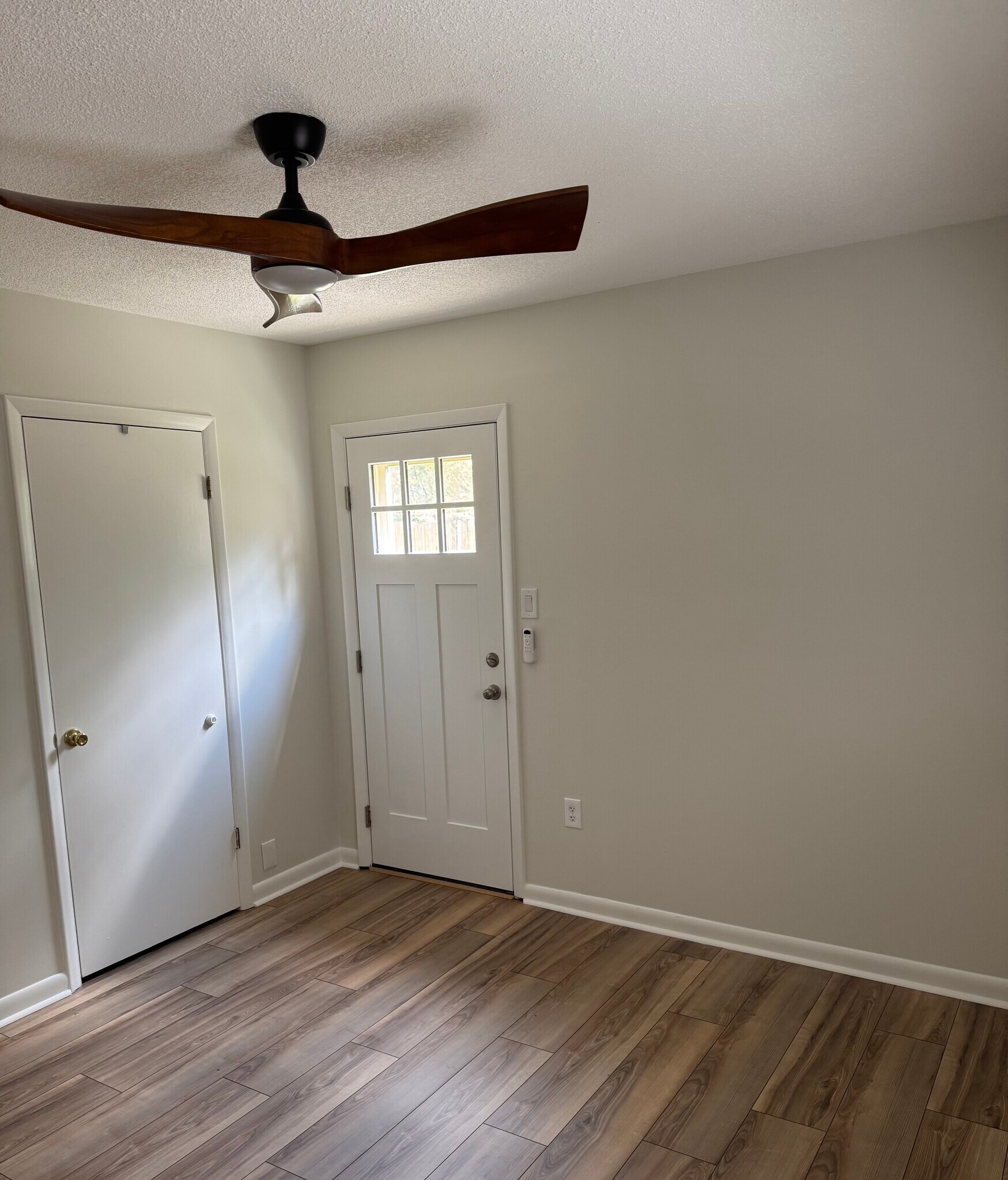 Building Photo - 24 Scottsdale Dr