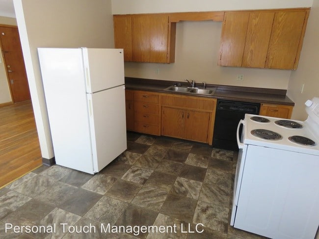 Building Photo - 1231 10th St N