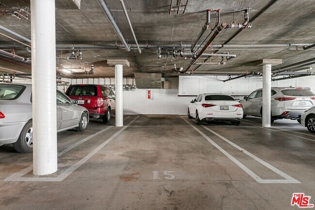 Building Photo - 10671 Holman Ave