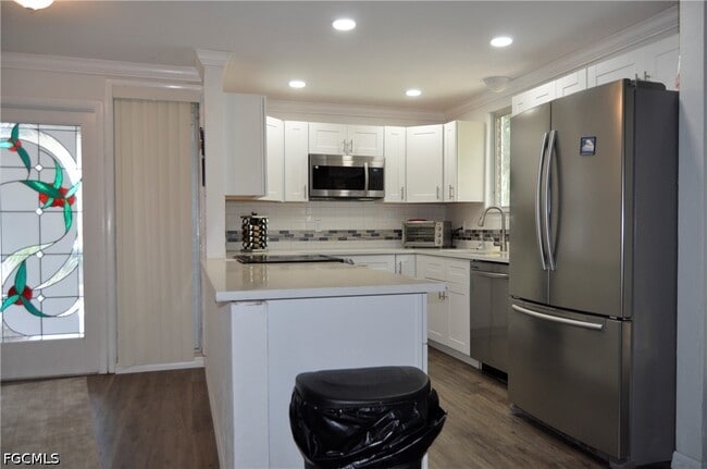 Building Photo - 1435 Alcazar Ave