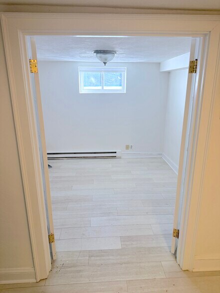 Building Photo - 64 Rowe St