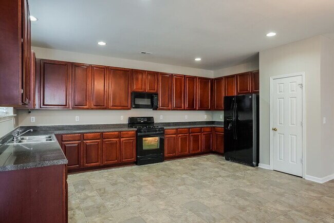 Building Photo - 2852 Roundleaf Ct