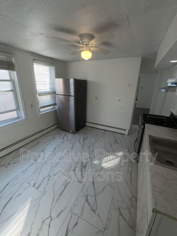 Building Photo - 415-417-417 17th Ave