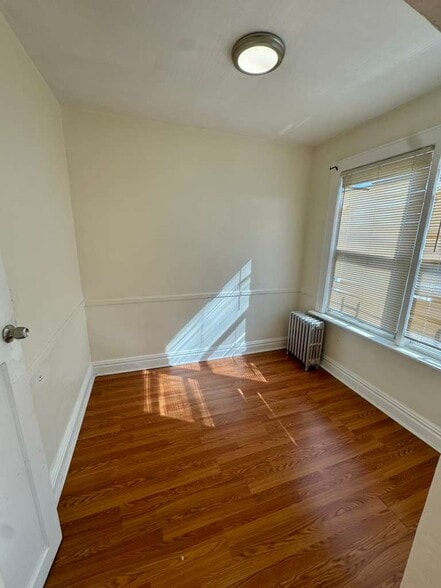 Building Photo - 725 Garfield Ave