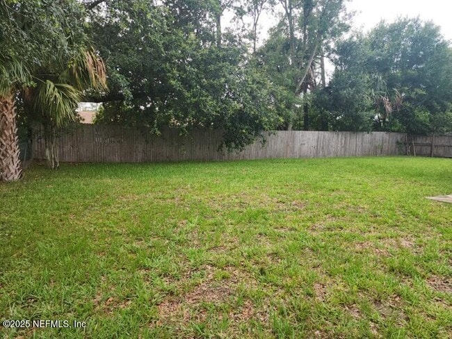 Building Photo - 3058 Mangrove Ave