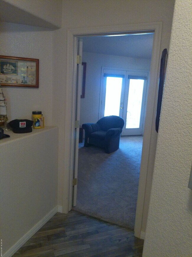 Building Photo - 1740 Quartz Ln