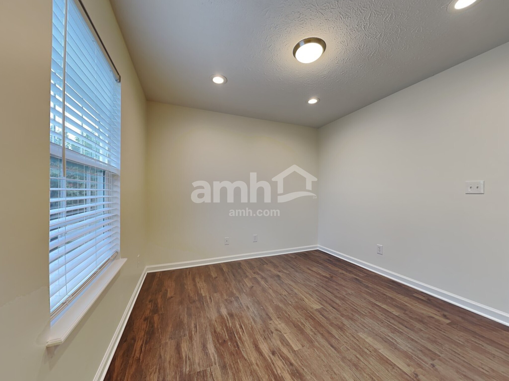 Building Photo - 16757 Yeoman Way