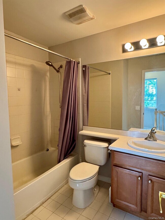 Building Photo - 25 Fairways Dr