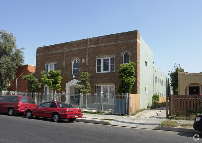 Primary Photo - 5522 Sierra Vista Ave