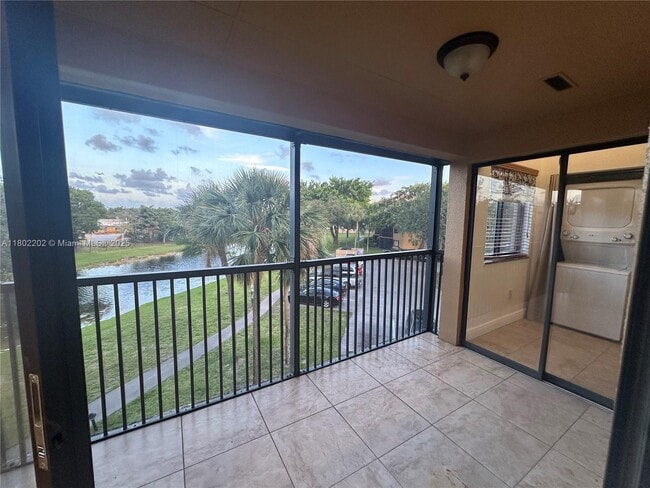 Building Photo - 15489 N Miami Lakeway