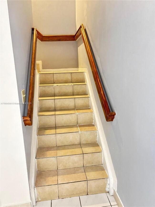 Building Photo - 300 NW 114th Ave