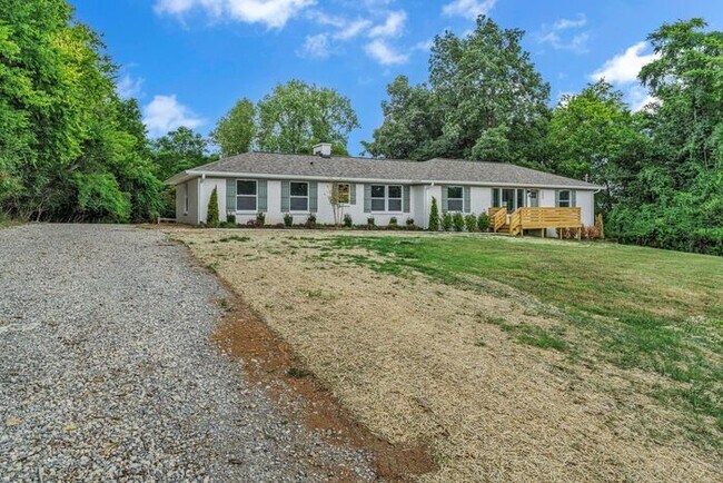 Building Photo - Secluded Remodeled Madison House