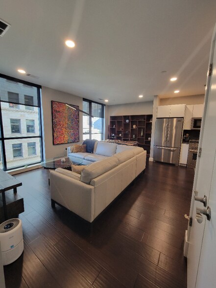 Building Photo - 350 Oliver Ave