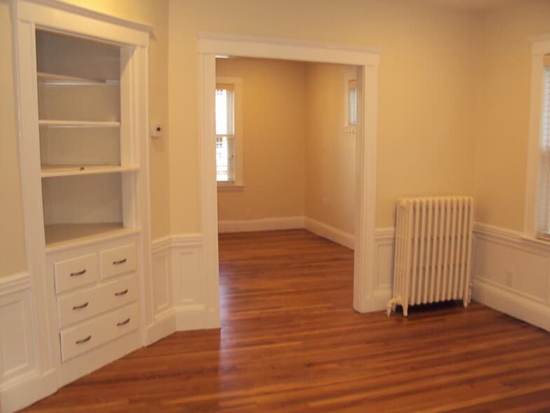 Building Photo - 21 Saint Peter St