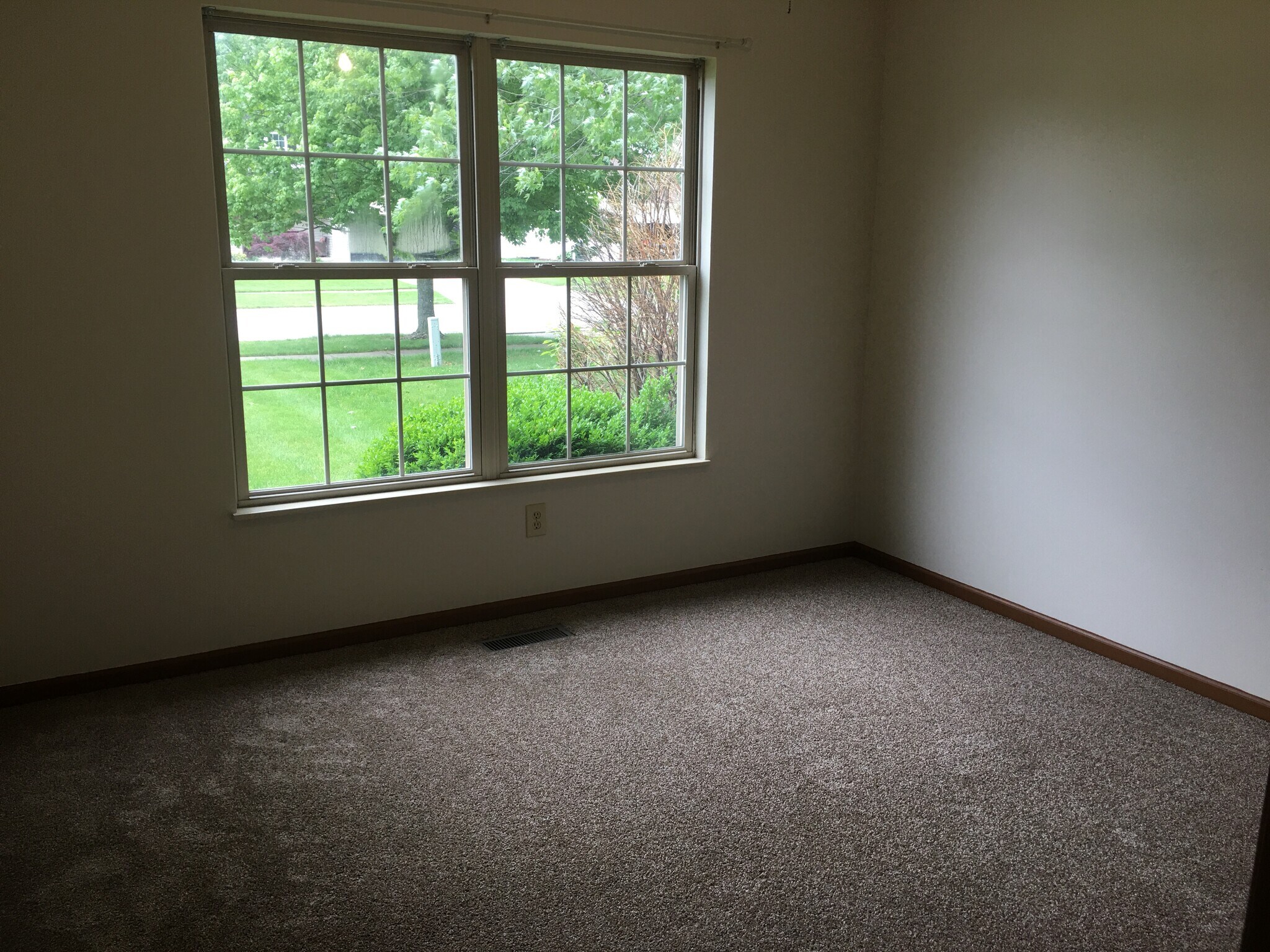 Bedroom 2 - 334 Oakdale Cir